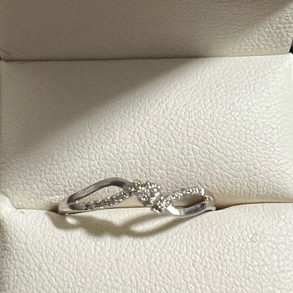 10K white gold Ben Moss promise ring - Picture 3 of 9